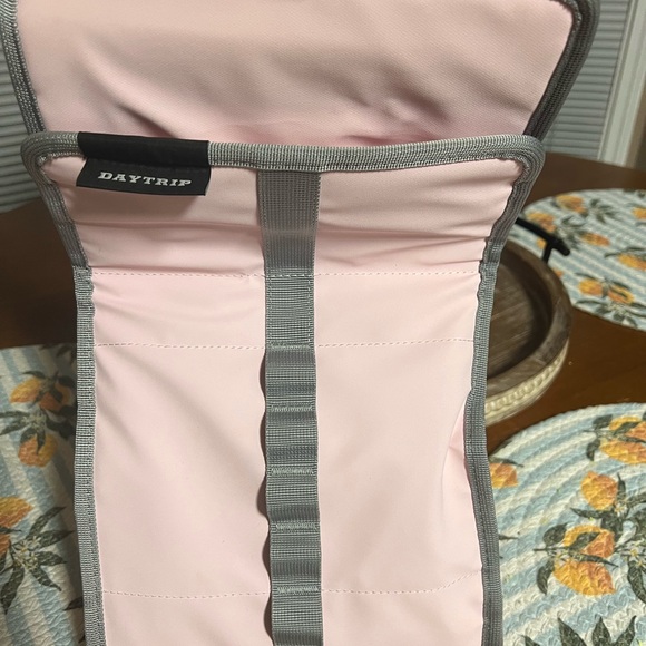 Yeti Ice Pink Lunch Bag - Picture 3 of 8